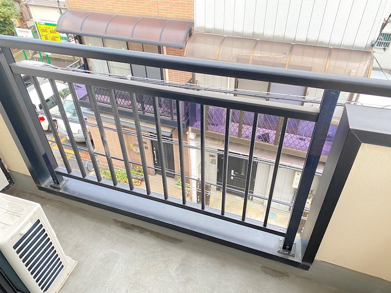 ロイヤルハイム上野  ベランダ