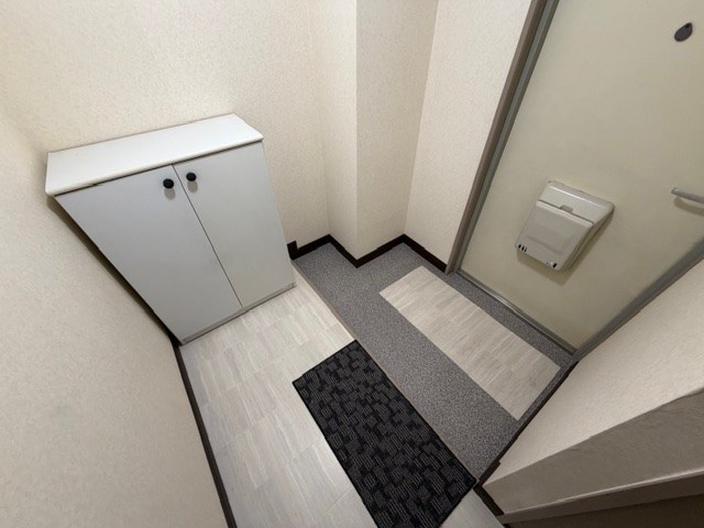 三家第２ビル 玄関