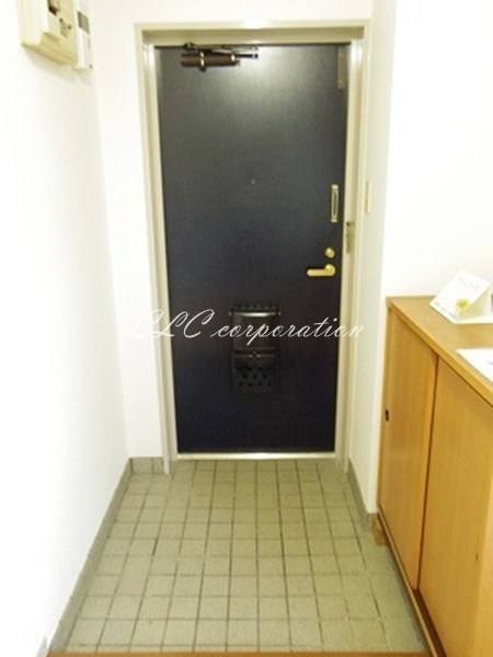 第七小崎ビル 玄関