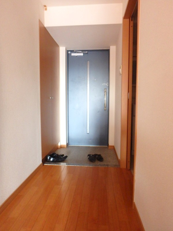 グロリア参番館 玄関