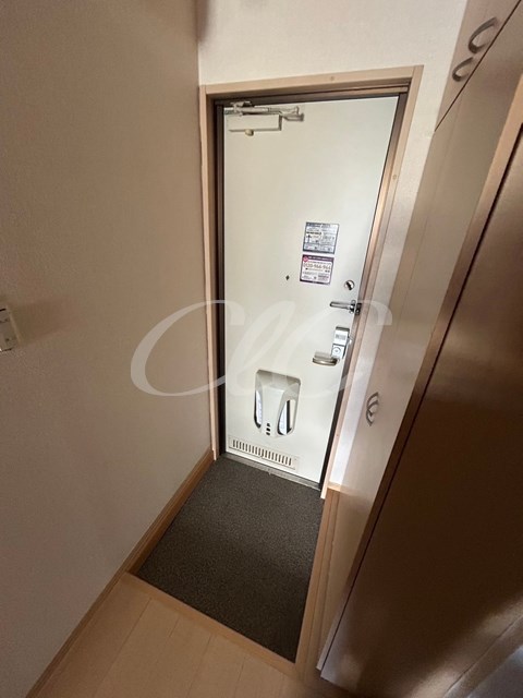 グレイスコート 玄関