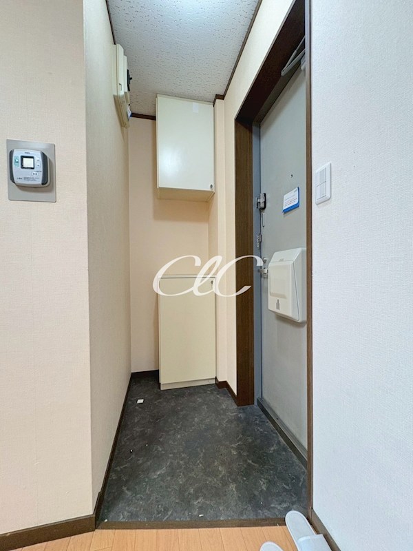 ロワール西一之江 玄関