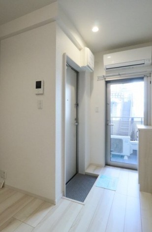 ラ・ルーチェ 玄関