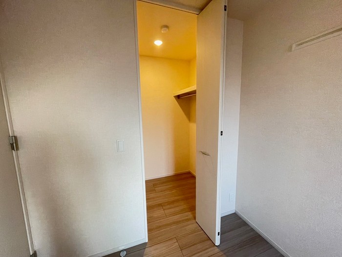 Polykatoikia N（ﾎﾟﾘｶﾃｲｷｱｴﾇ） その他6