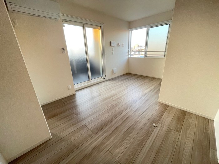 Polykatoikia N（ﾎﾟﾘｶﾃｲｷｱｴﾇ） リビング