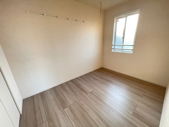 Polykatoikia N（ﾎﾟﾘｶﾃｲｷｱｴﾇ） ベッドルーム