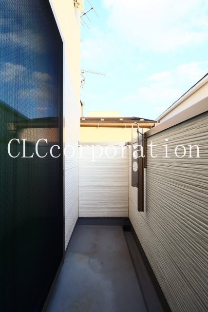 台東区根岸三丁目戸建 ベランダ