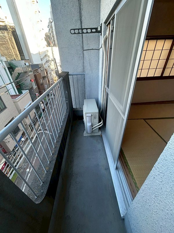 串田ビル ベランダ