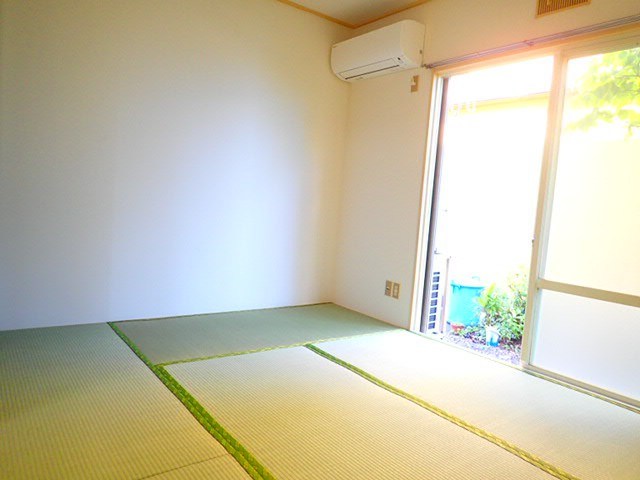 コーポナガタ リビング