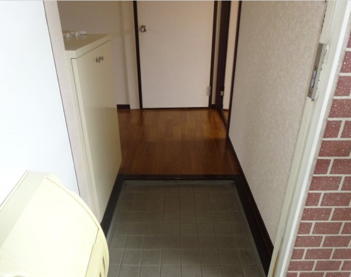 ハイツカミオ 玄関