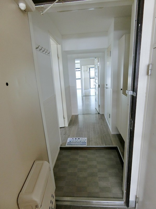 第六石井ビル 玄関