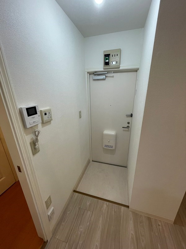 ハピネス市川  玄関