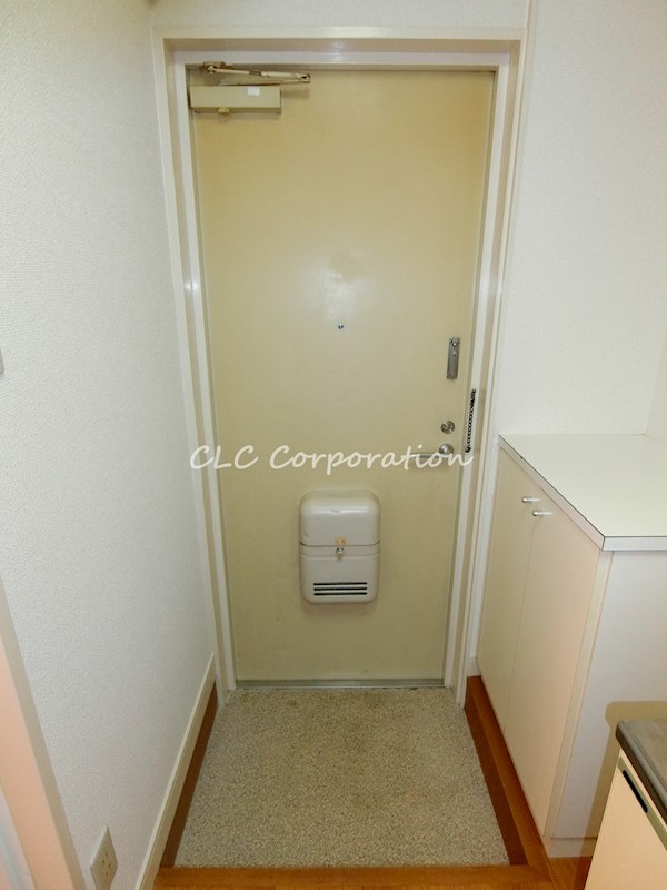 関根マンション 玄関