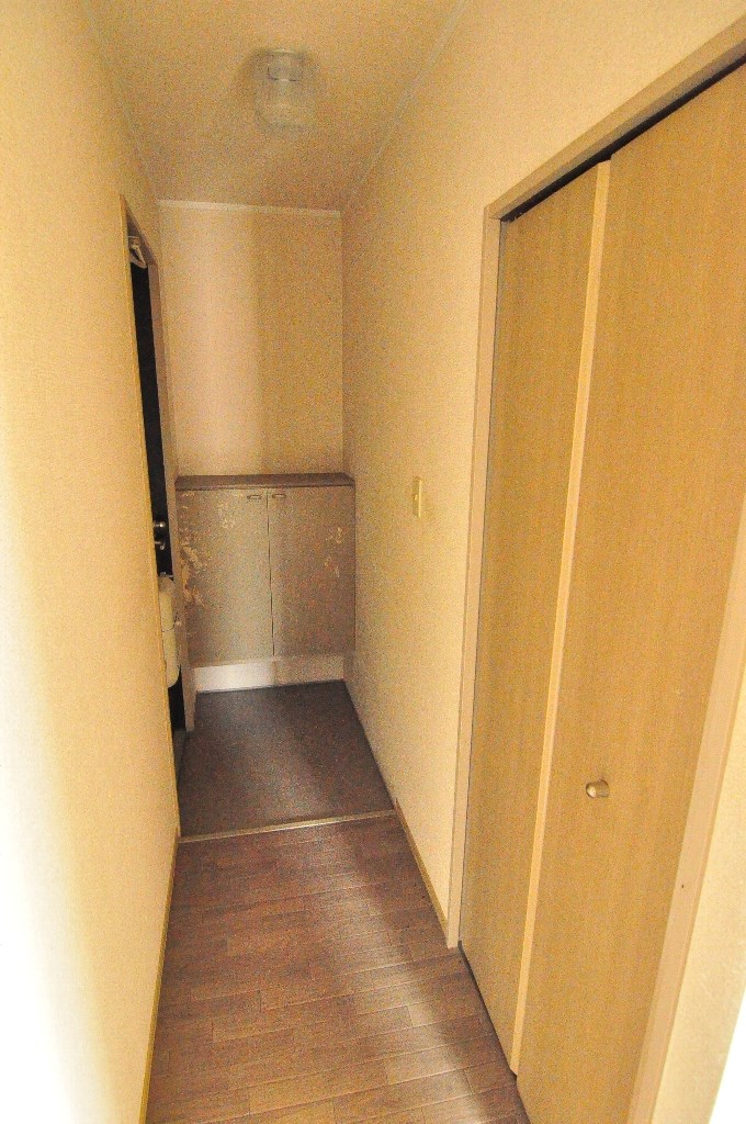 ファミーユ高砂  玄関