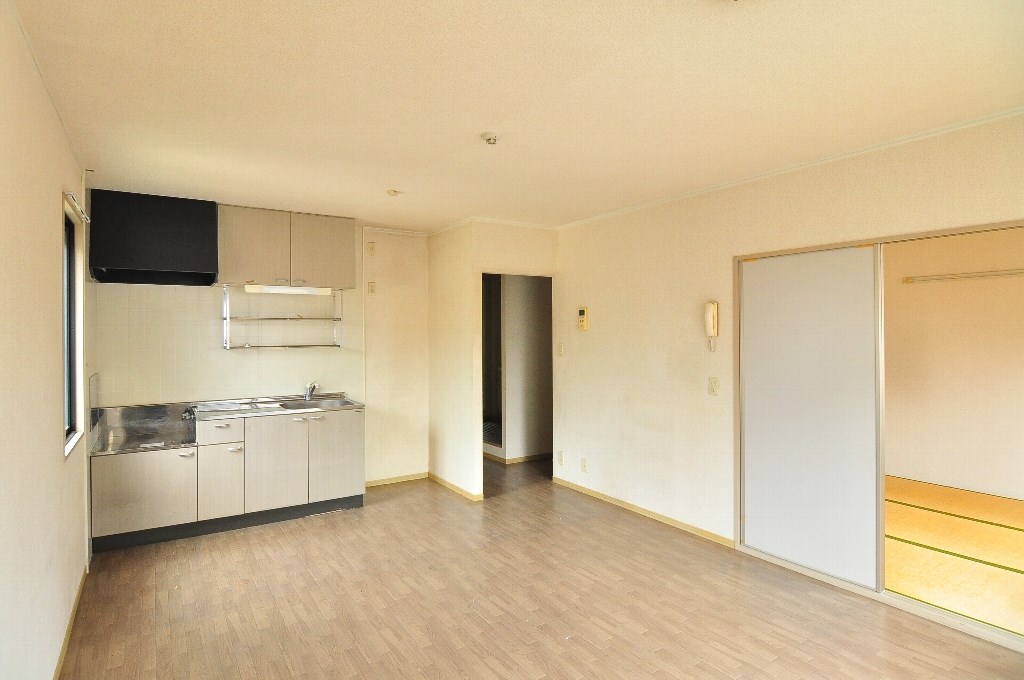 ファミーユ高砂  リビング