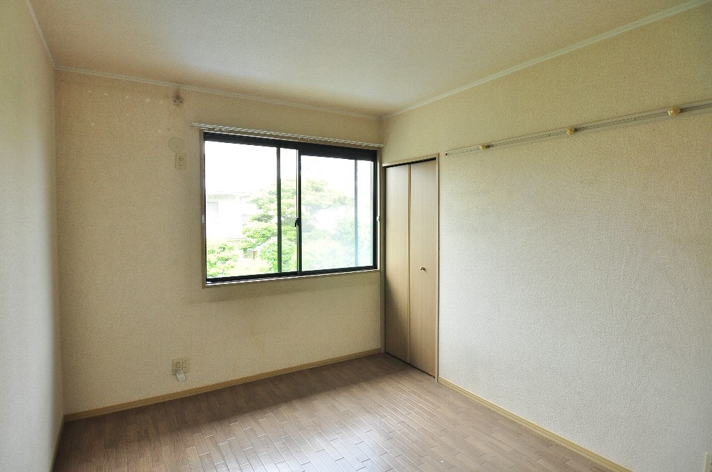 ファミーユ高砂  ベッドルーム