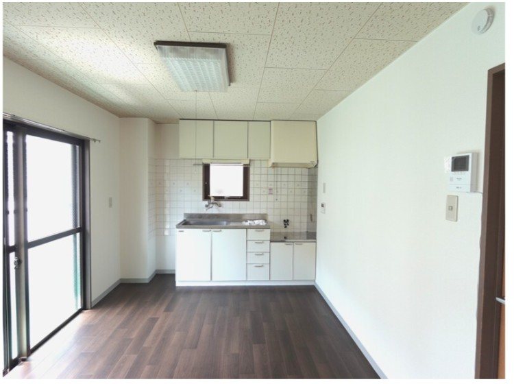 東條ビル リビング