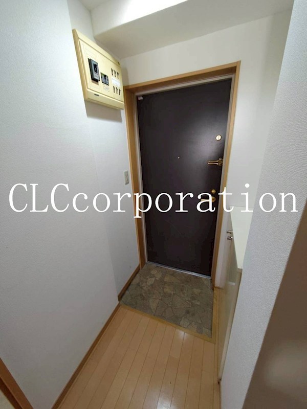 レイ・ローズビル 玄関