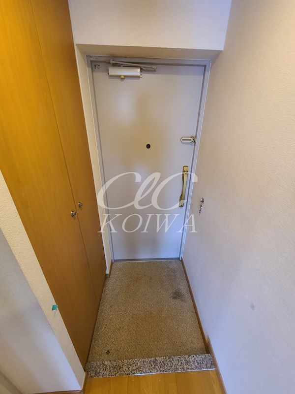 ルシルエスパシオ 玄関