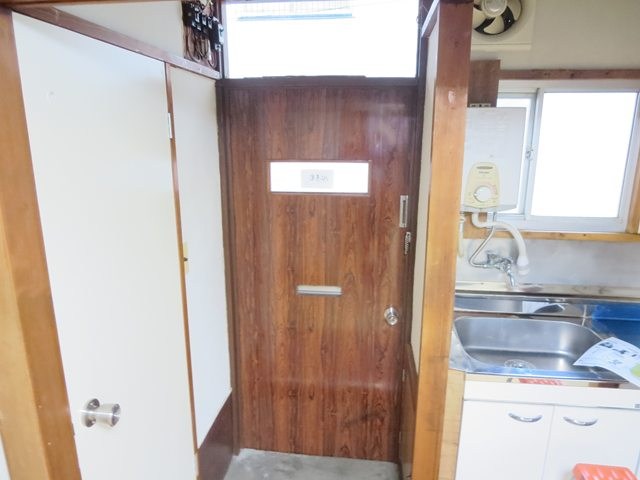 第２鹿利荘 玄関