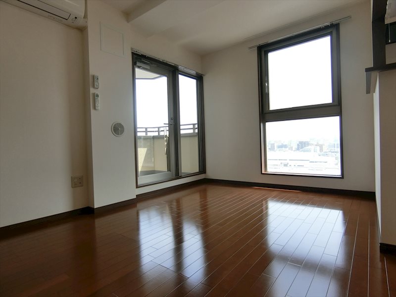 リヴェールタワー綾瀬 リビング