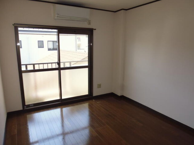 モーターハウスオカモト リビング