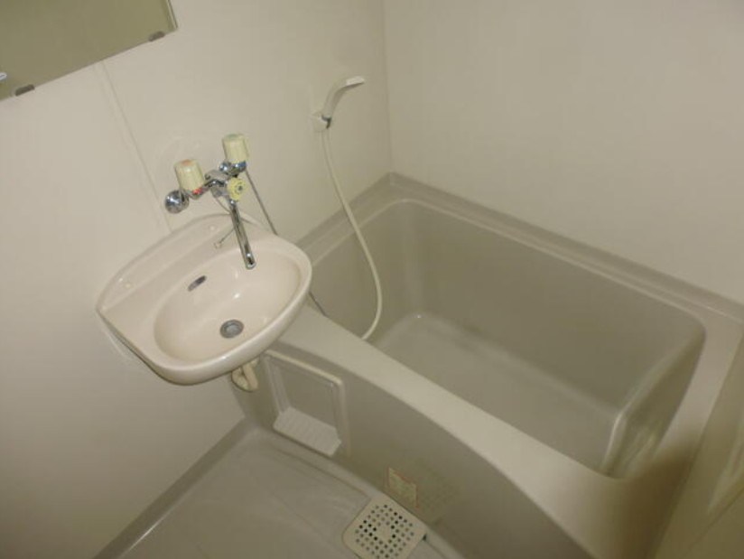 モーターハウスオカモト 風呂画像