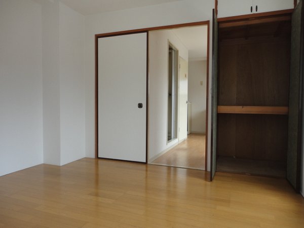 小林ビル  ベッドルーム