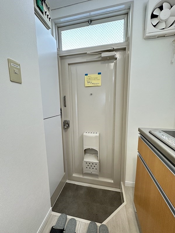 フローラ8 玄関