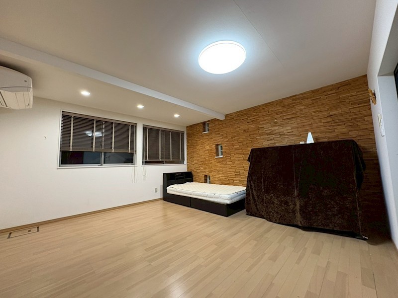 さかいビル ベッドルーム