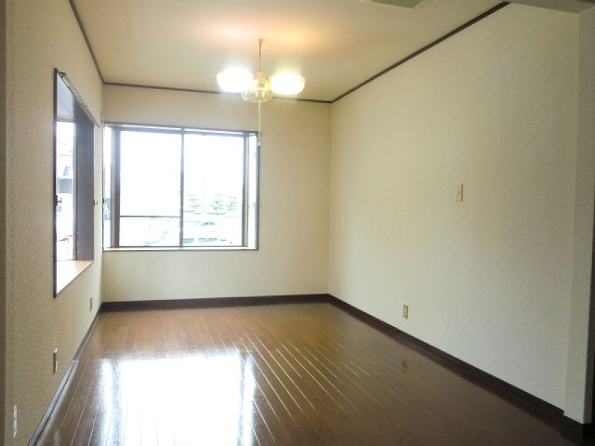 ホワイトプラザ リビング