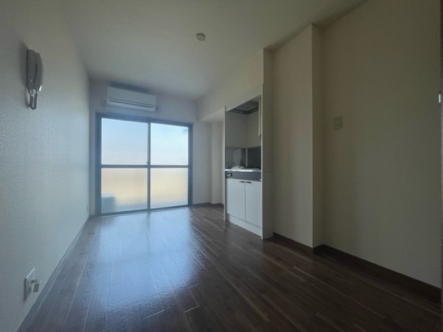 ラウンドエイト第１ リビング