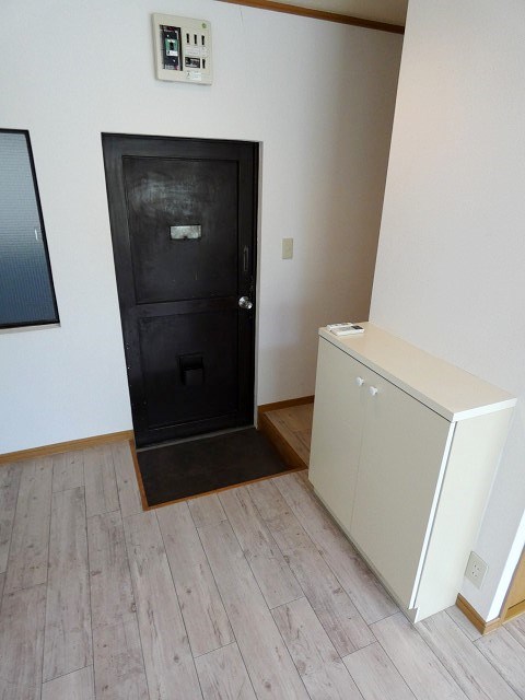 寿々川ビル 玄関