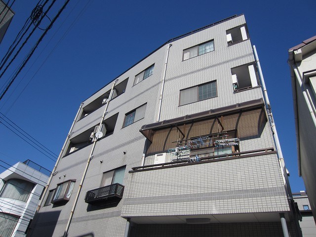 ガディル・タガワ 外観