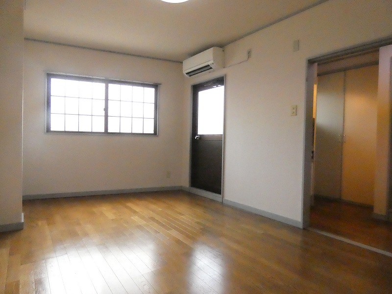 ガディル・タガワ ベッドルーム