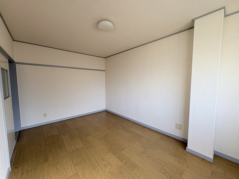 ガディル・タガワ ベッドルーム