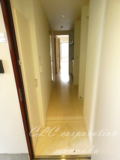 リブリ・ルナピエナ 玄関