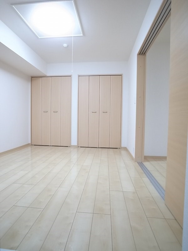 グローブ・アマランス ベッドルーム