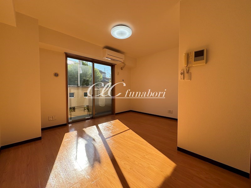 ラウンド・Ｍ リビング