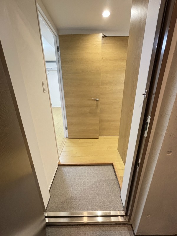 オークノワール綾瀬 玄関