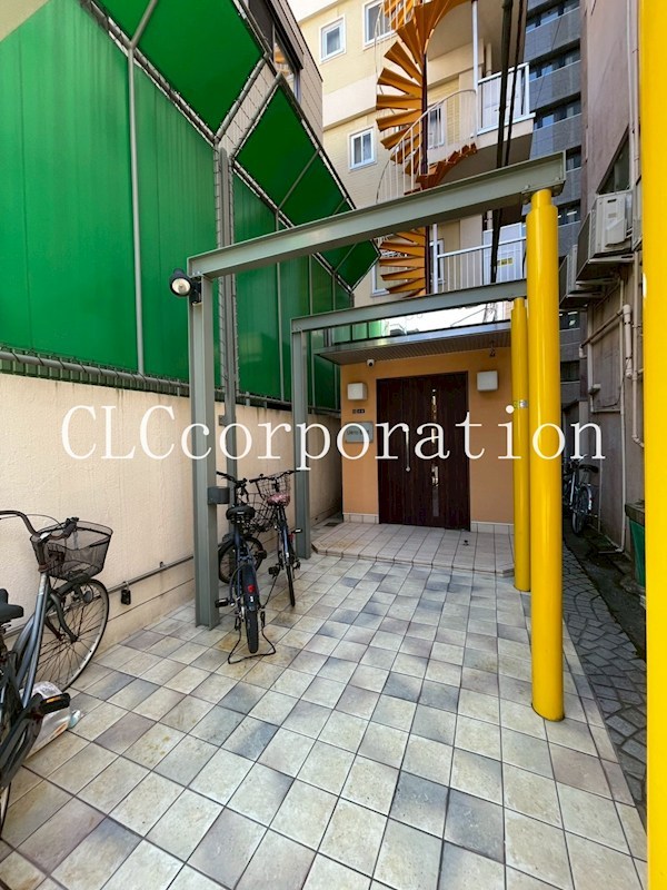 上野イースト 外観