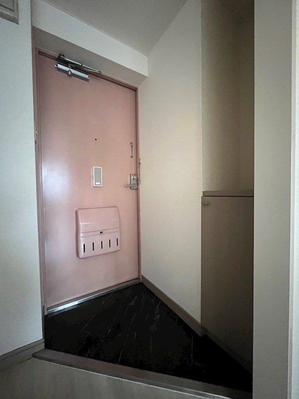 ラ・パイクス6112 玄関