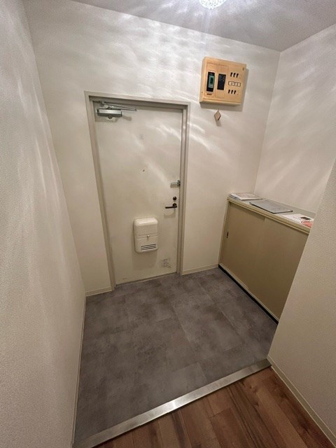 リバービュウハイツ 玄関