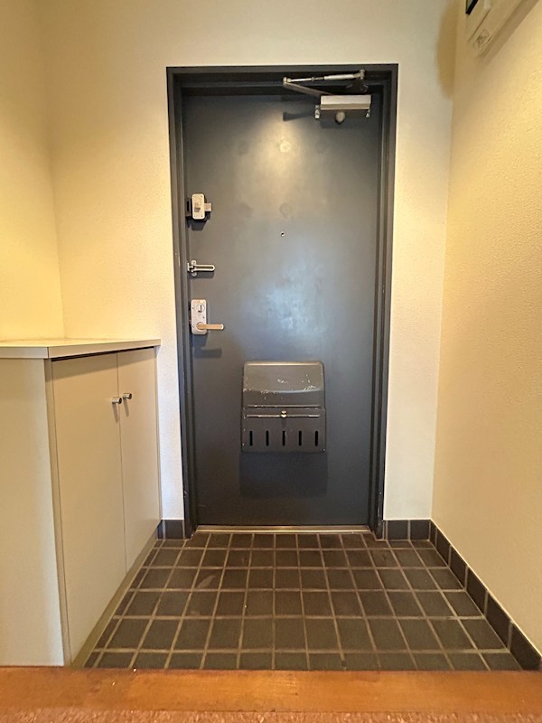 WING21　A棟 玄関