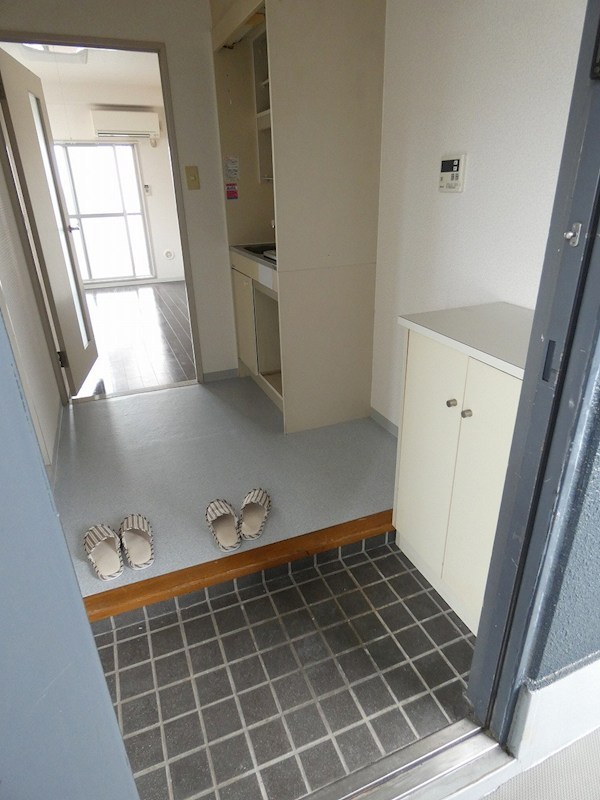 WING21　A棟 玄関