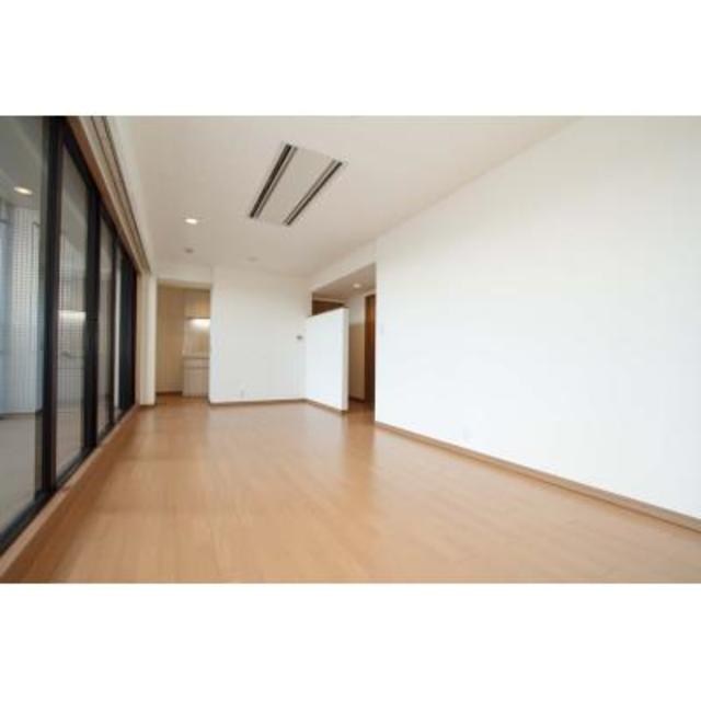 リバー＆タワー リビング