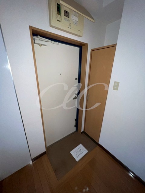 パレスホリケ８ 玄関