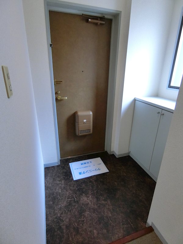 フォレストコート四ツ木 玄関