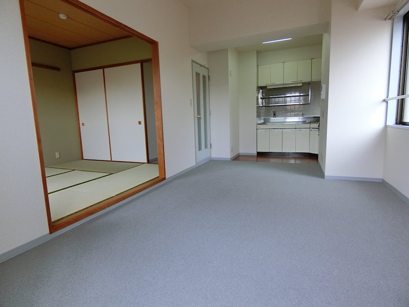 フォレストコート四ツ木 リビング