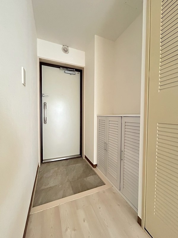 ソシアル末広 玄関